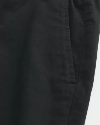 Pantalones cortos de lino hasta medio muslo