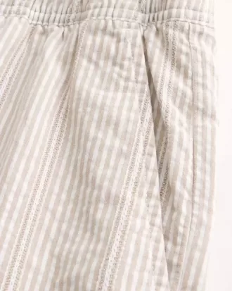 pantalones cortos de seersucker por encima de la rodilla 2 2 330x413 - Pantalones cortos de seersucker por encima de la rodilla