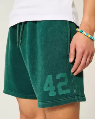 Pantalones cortos holgados de polar con estampado hasta medio muslo