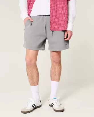 Pantalones cortos holgados de polar hasta la mitad del muslo Hollister Feel Good