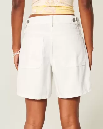 Pantalones cortos holgados de tiro bajo con cintura ajustable en color blanco