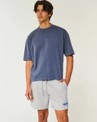 Pantalones cortos Hollister Feel Good Fleece con estampado Ford hasta la mitad del muslo