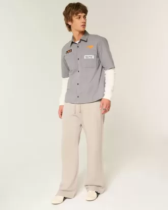 Pantalones deportivos de corte acampanado