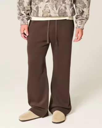 Pantalones deportivos de corte acampanado