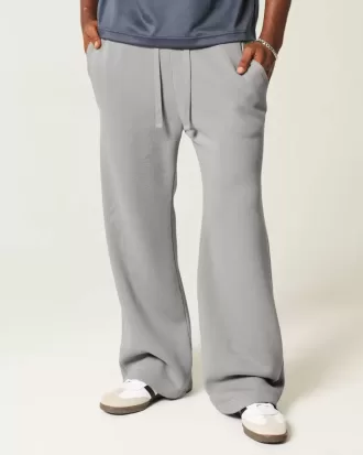 Pantalones deportivos de corte acampanado