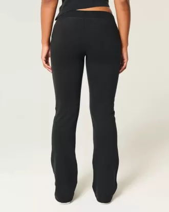 Pantalones deportivos de corte acampanado