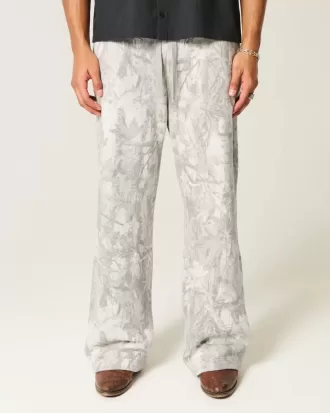 Pantalones deportivos de corte acampanado