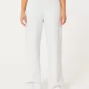 Pantalones deportivos de pierna ancha Pantalones deportivos de pierna ancha