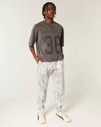 Pantalones deportivos de polar con estampado de camuflaje Feel Good de Hollister