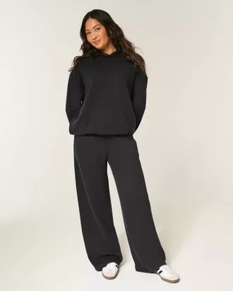 Pantalones deportivos holgados