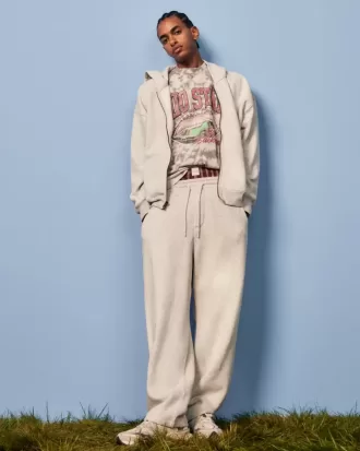 Pantalones deportivos holgados