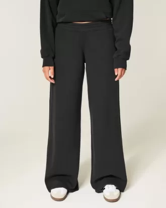 Pantalones deportivos holgados