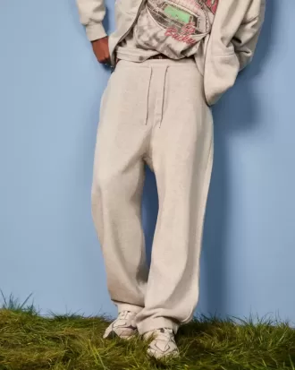 Pantalones deportivos holgados