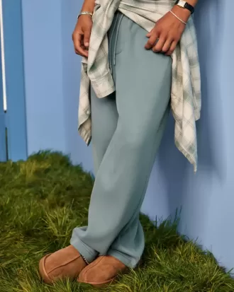 Pantalones deportivos holgados