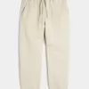 Pantalones deportivos holgados con cintura ceñida Pantalones deportivos holgados con cintura ceñida
