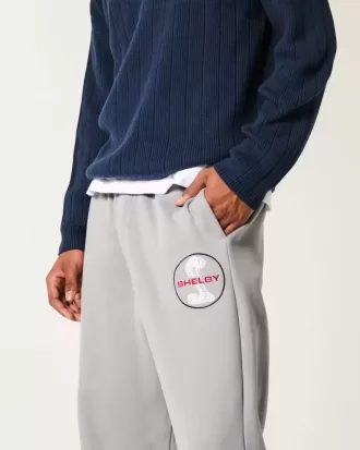 Pantalones deportivos holgados con estampado gráfico de Shelby Pantalones deportivos holgados con estampado gráfico de Shelby