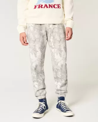 Pantalones deportivos relajados de polar con diseño de camuflaje