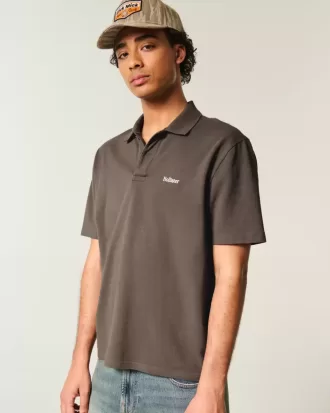 Polo con logotipo relajado