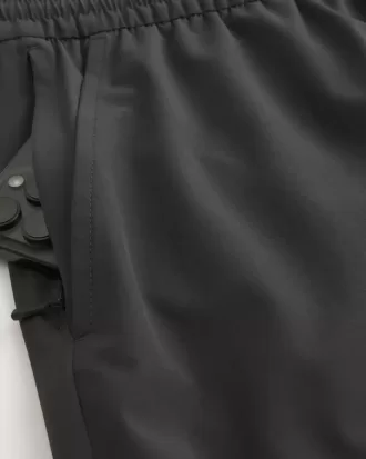 Shorts deportivos con gráficos a medio muslo