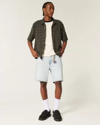 Shorts vaqueros holgados por encima de la rodilla