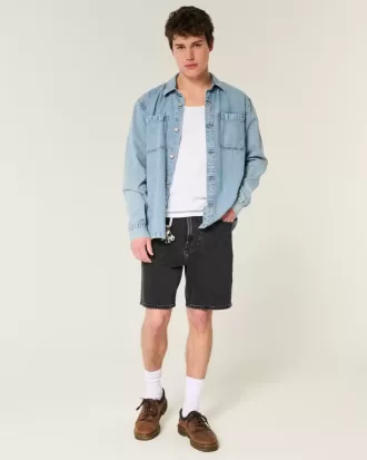Shorts vaqueros holgados por encima de la rodilla