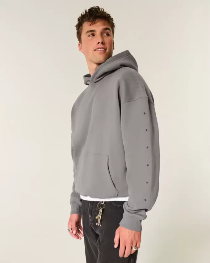 Sudadera con capucha con detalle de estrella cuadrada Sudadera con capucha con detalle de estrella cuadrada