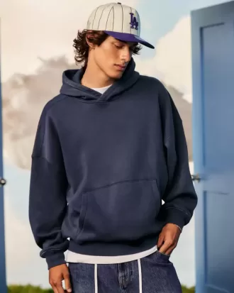 Sudadera con capucha holgada y cintura ajustada