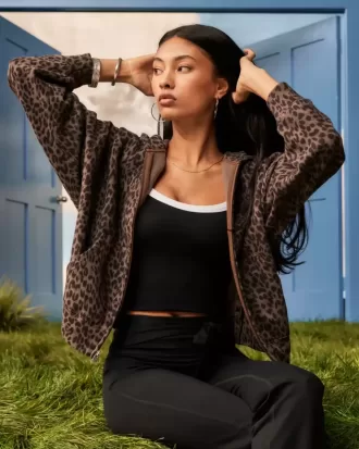 Sudadera con capucha y cremallera con estampado de leopardo de gran tamaño
