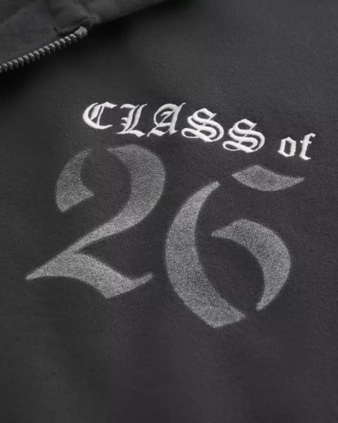 Sudadera con capucha y cremallera con gráfico de la clase 26 Sudadera con capucha y cremallera con gráfico de la clase 26
