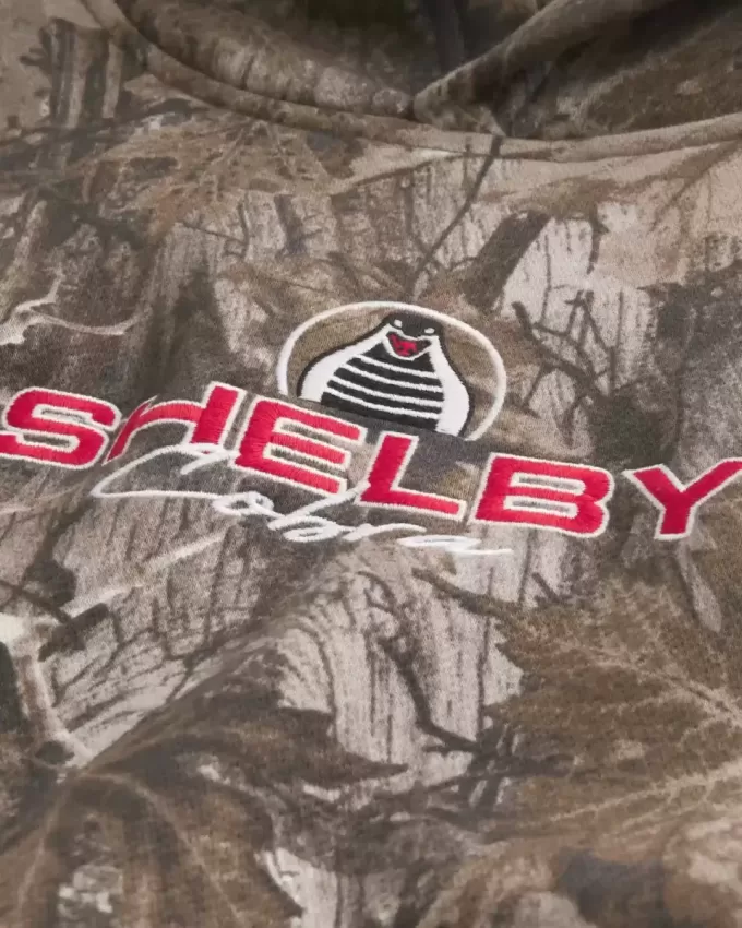 Sudadera con capucha y estampado de camuflaje Shelby cuadrado Sudadera con capucha y estampado de camuflaje Shelby cuadrado