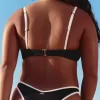 Top de bikini con aros y canalé de copa alta y curvas Top de bikini con aros y canalé de copa alta y curvas