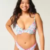 Top de bikini con aros y escote pronunciado con curvas Top de bikini con aros y escote pronunciado con curvas