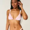 Top de bikini triangular con hombros descubiertos y fruncido