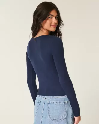 Top de manga larga con cuello cuadrado