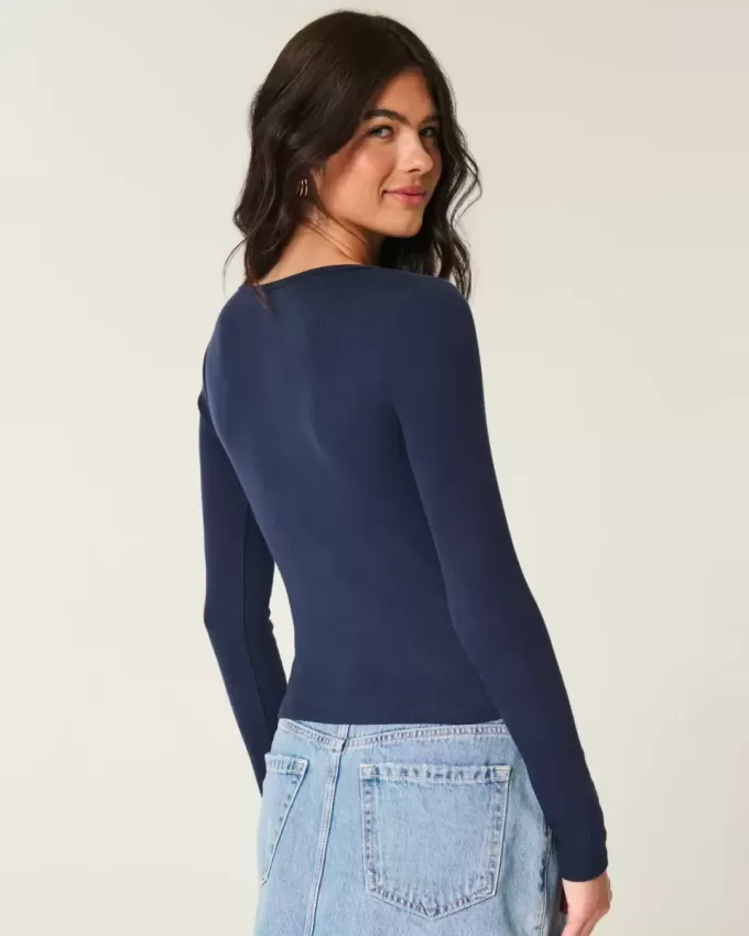 Top de manga larga con cuello cuadrado Top de manga larga con cuello cuadrado