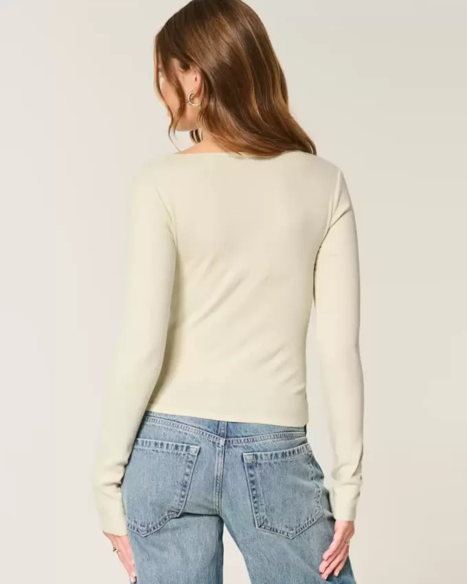 Top de manga larga con cuello cuadrado Top de manga larga con cuello cuadrado
