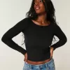 Top de manga larga con cuello oblicuo Top de manga larga con cuello oblicuo