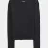 Top de manga larga con cuello oblicuo Top de manga larga con cuello oblicuo