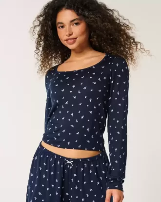 Top de pijama con estampado floral acogedor