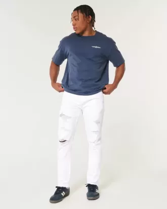 Vaqueros blancos ajustados y deportivos
