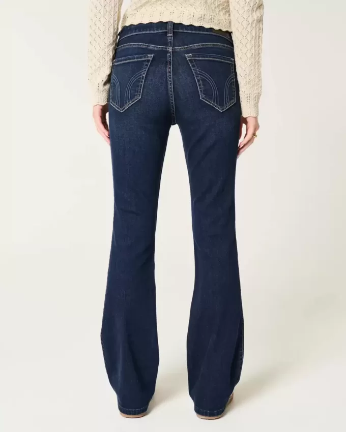 Vaqueros bootcut de tiro medio con lavado oscuro Vaqueros bootcut de tiro medio con lavado oscuro