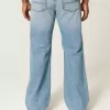 Vaqueros bootcut holgados con lavado medio Vaqueros bootcut holgados con lavado medio