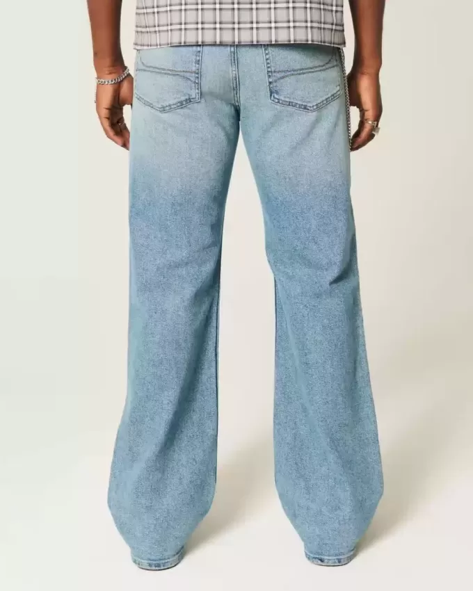 Vaqueros bootcut holgados con lavado medio Vaqueros bootcut holgados con lavado medio