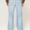 Vaqueros bootcut relajados con lavado claro Vaqueros bootcut relajados con lavado claro