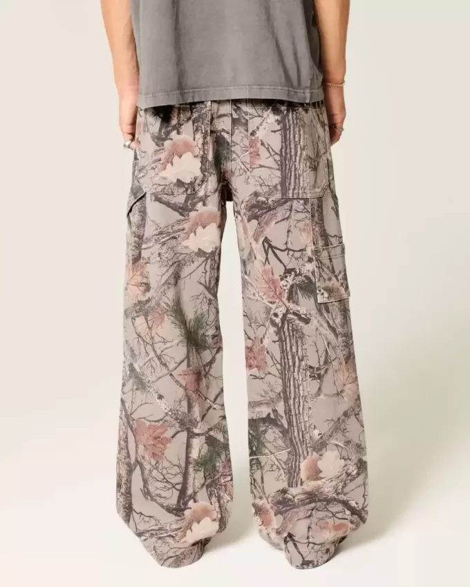 Vaqueros de pintor super holgados con estampado de camuflaje Vaqueros de pintor super holgados con estampado de camuflaje
