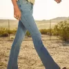 Vaqueros de tiro bajo con lavado claro Vaqueros de tiro bajo con lavado claro