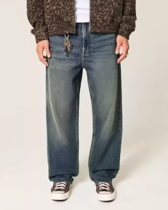 Vaqueros holgados con bordados y lavado oscuro