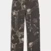 Vaqueros holgados de pintor con estampado de camuflaje Vaqueros holgados de pintor con estampado de camuflaje