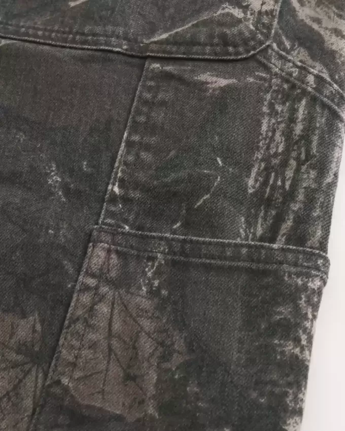 Vaqueros holgados de pintor con estampado de camuflaje Vaqueros holgados de pintor con estampado de camuflaje