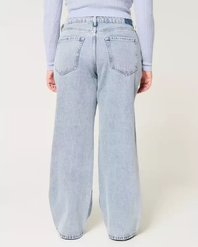 Vaqueros holgados de talle medio con curvas y lavado medio Vaqueros holgados de talle medio con curvas y lavado medio
